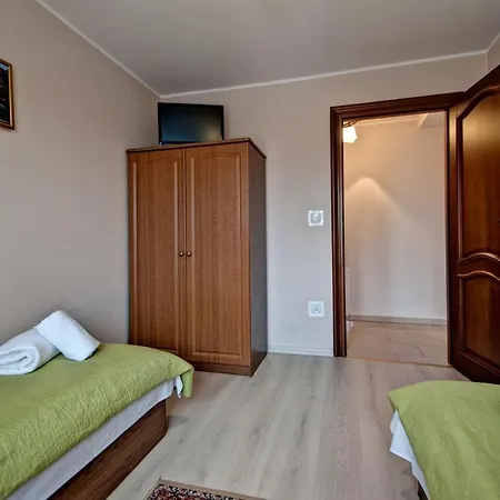 Apartament Bystre